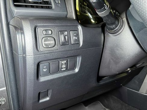 Used 2018 Toyota 4Runner Limited AWD/4WD image 26