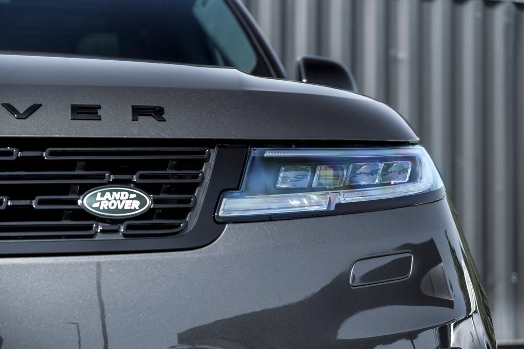 New 2026 Land Rover Range Rover Sport Dynamic SE AWD/4WD image 6