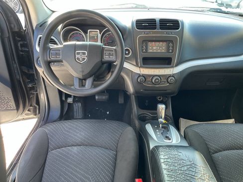 Used 2018 Dodge Journey SE image 26