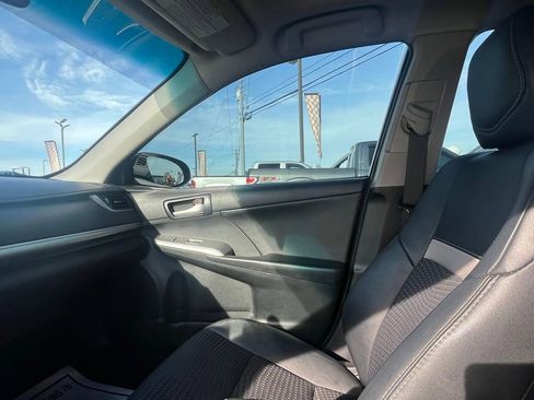 Used 2014 Toyota Camry SE FWD image 14