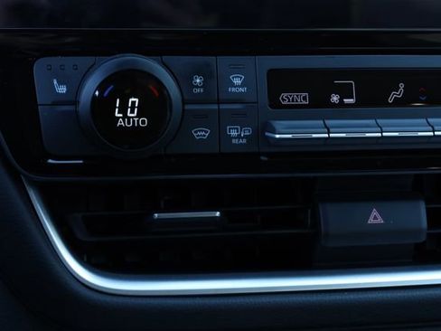 Used 2025 Toyota Grand Highlander XLE image 25