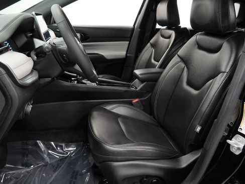 Used 2025 Jeep Compass Limited AWD/4WD image 7