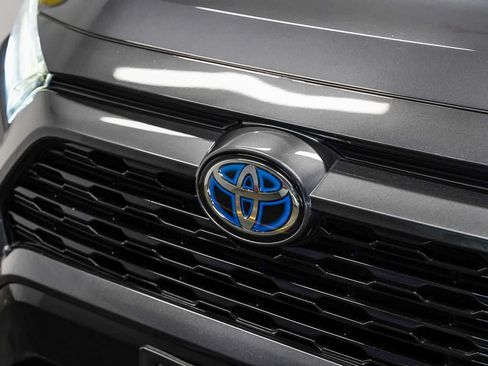 Used 2022 Toyota RAV4 SE w/ SE Grade Weather Package AWD/4WD image 8