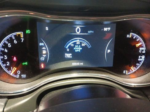 Used 2020 Jeep Grand Cherokee Altitude AWD/4WD image 4