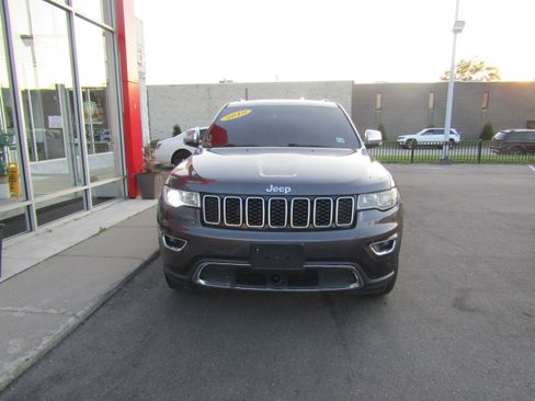 Used 2019 Jeep Grand Cherokee Limited AWD/4WD image 3