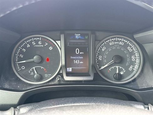Used 2021 Toyota Tacoma TRD Off-Road w/ TRD Premium Off Road Package AWD/4WD image 27