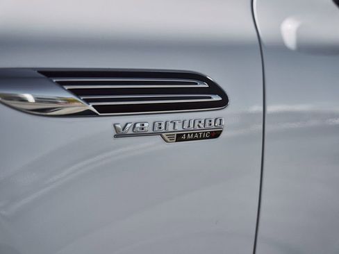 Used 2023 Mercedes-Benz SL 63 AMG 4MATIC image 10