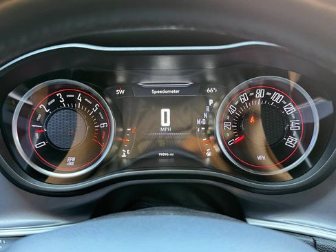 Used 2020 Dodge Challenger SXT RWD image 29