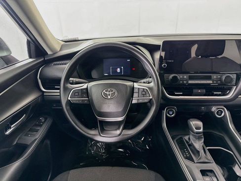Certified 2025 Toyota Grand Highlander FWD image 30