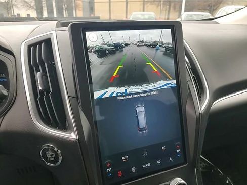 Used 2024 Ford Edge Titanium image 22