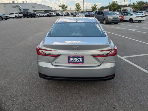 Used 2025 Toyota Camry LE FWD image 6