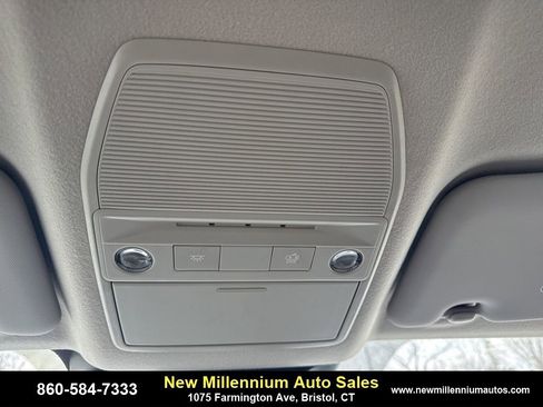 Used 2025 Nissan Kicks SR image 22