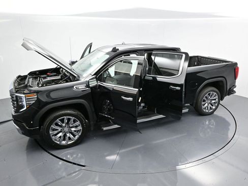 Used 2025 GMC Sierra 1500 Denali w/ Denali Reserve Package AWD/4WD image 37