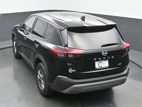 Used 2023 Nissan Rogue S image 41