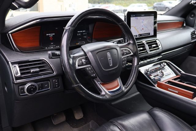 Used 2021 Lincoln Navigator L Reserve AWD/4WD image 9