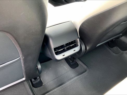 Used 2020 Tesla Model 3 Performance image 31