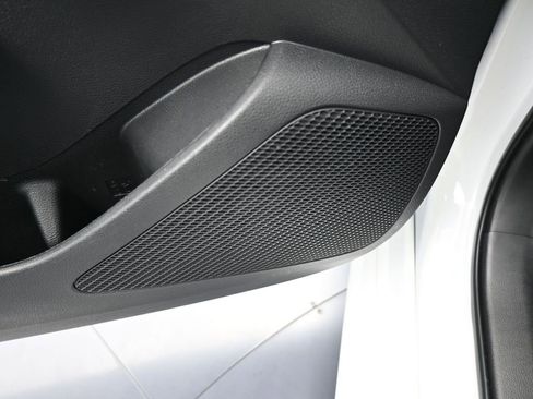 Used 2022 Toyota Corolla LE image 14