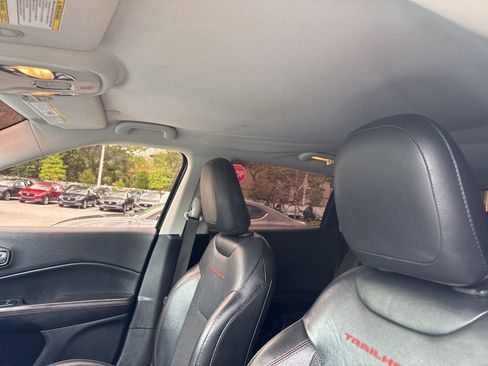 Used 2020 Jeep Compass Trailhawk image 16