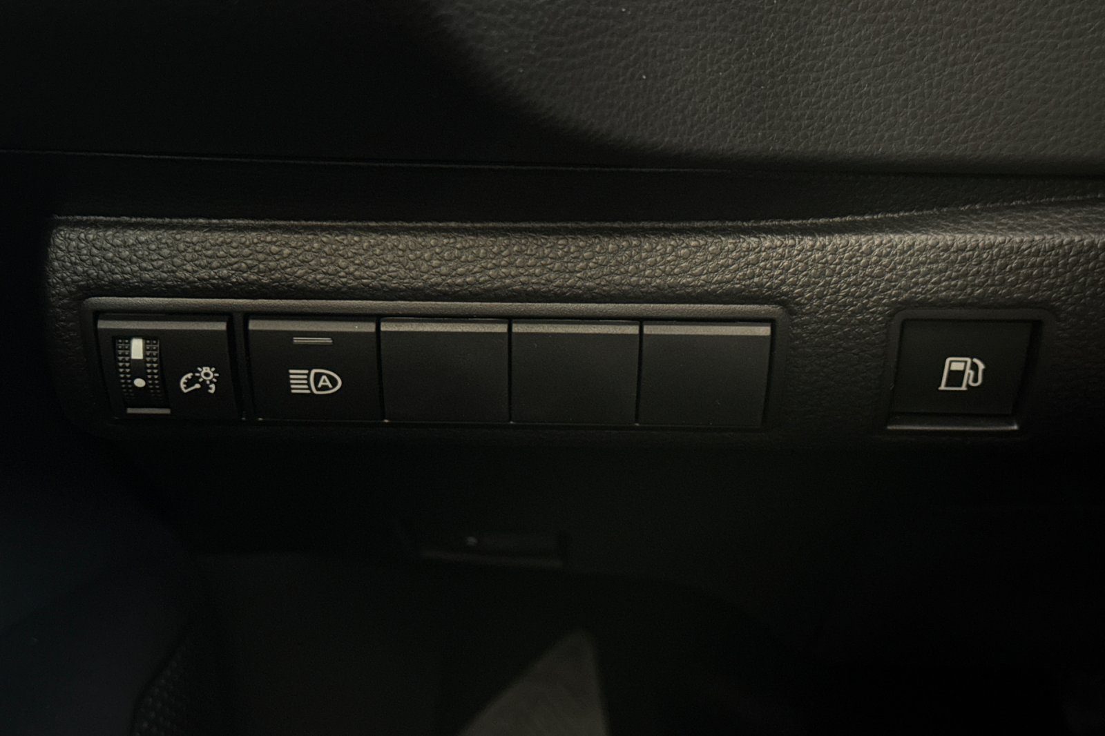 New 2027 Toyota Corolla LE w/ LE Premium Package FWD image 29