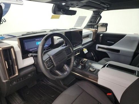 New 2025 GMC Hummer EV 3X w/ LPO, Dark Essentials Package image 10