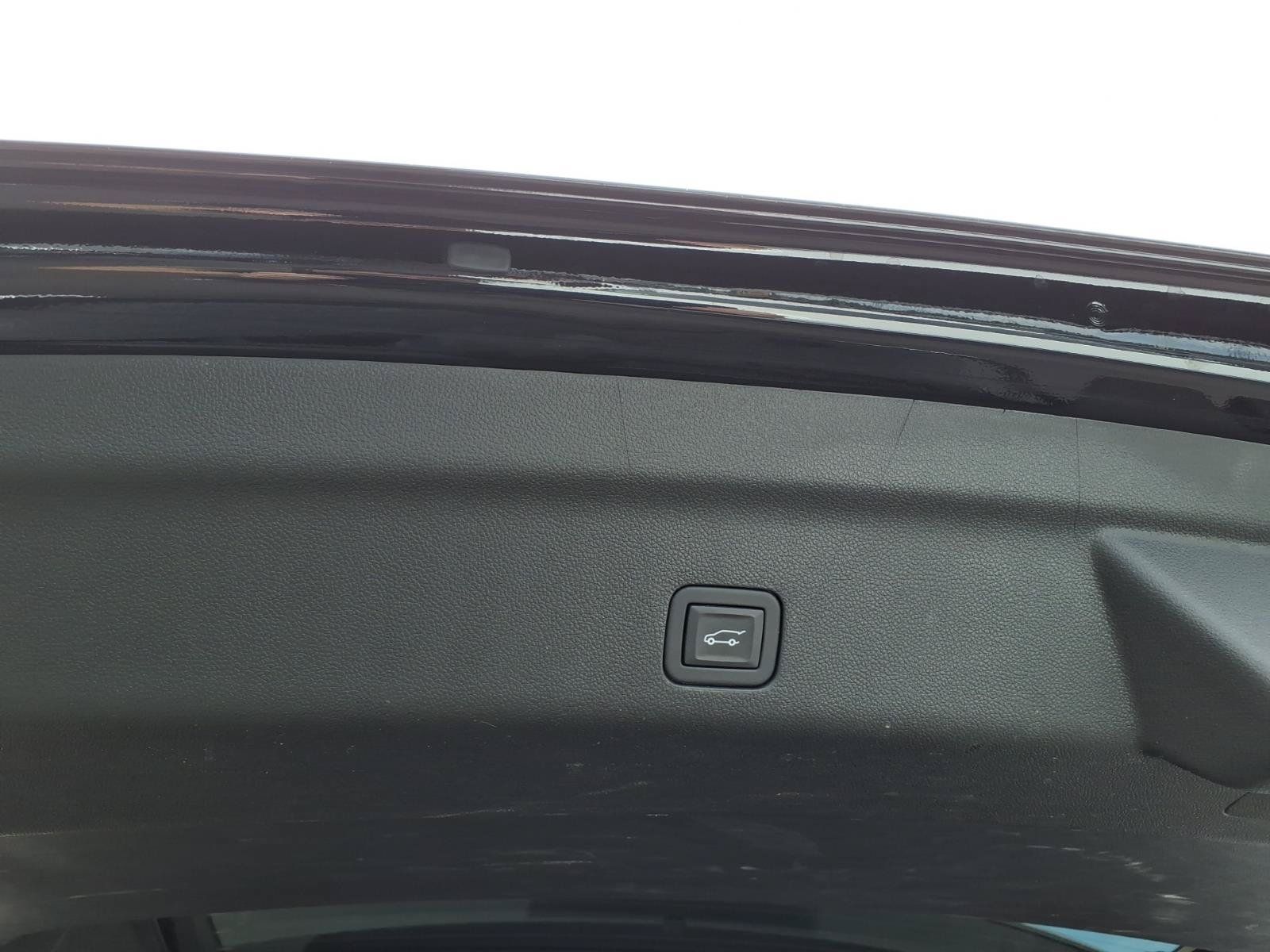 Certified 2023 Cadillac Escalade Premium Luxury w/ LPO, Floor Liner Package AWD/4WD image 14