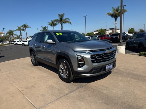 Used 2026 Chevrolet Equinox LT FWD image 3