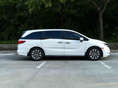 Used 2023 Honda Odyssey EX-L image 10