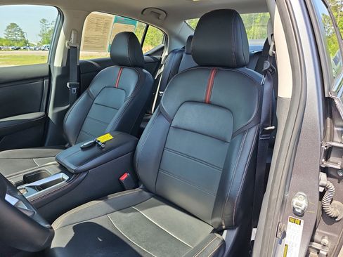 Used 2022 Nissan Sentra SR w/ SR Premium Package FWD image 16