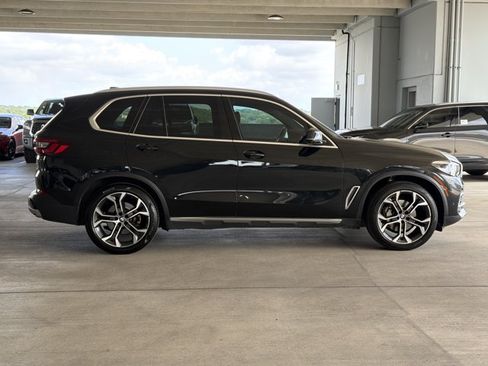 Used 2023 BMW X5 xDrive40i w/ Premium Package AWD/4WD image 4