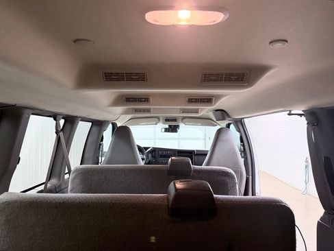 Used 2020 Chevrolet Express 3500 LT w/ LT Preferred Equipment Group RWD image 20