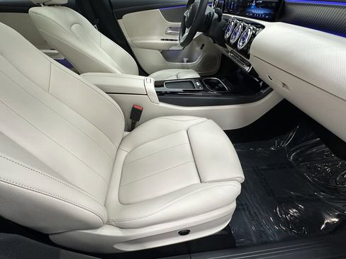 Certified 2025 Mercedes-Benz CLA 250 4MATIC image 15