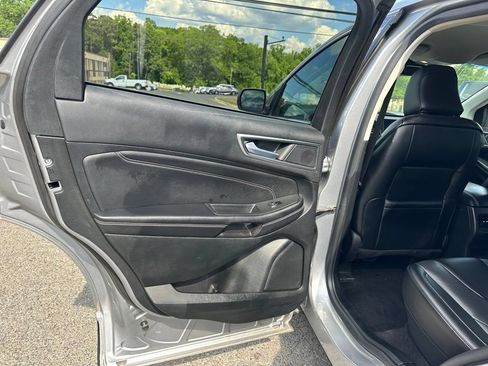 Used 2022 Ford Edge Titanium AWD/4WD image 21