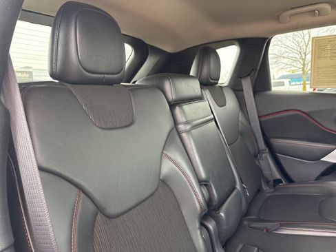 Used 2018 Jeep Cherokee Trailhawk w/ Cold Weather Group image 35