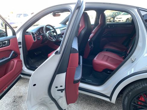 Used 2023 Porsche Cayenne GTS AWD/4WD image 19