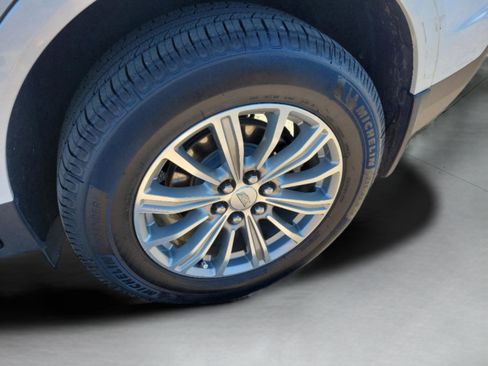 Used 2018 Cadillac XT5 Luxury w/ Driver Awareness Package image 34