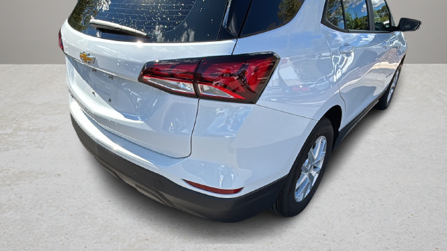 Used 2024 Chevrolet Equinox LS w/ Driver Confidence II Package FWD image 36
