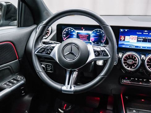 Used 2025 Mercedes-Benz GLA 250 image 17