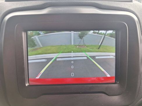 Used 2021 Jeep Renegade Sport FWD image 51