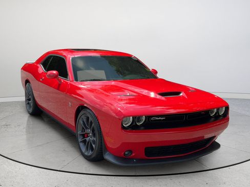 Used 2022 Dodge Challenger R/T Scat Pack RWD image 1