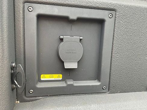 Used 2022 Ford F150 XLT w/ Equipment Group 302A High image 9