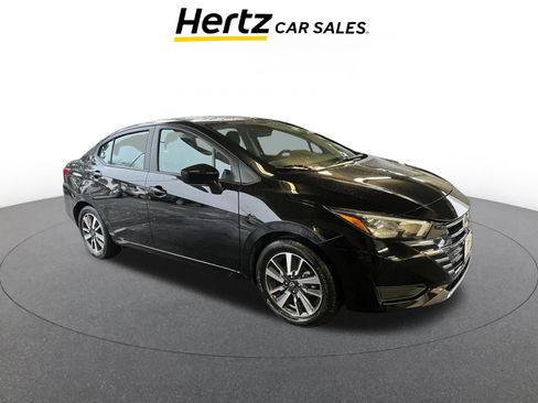 Used 2025 Nissan Versa SV image 1