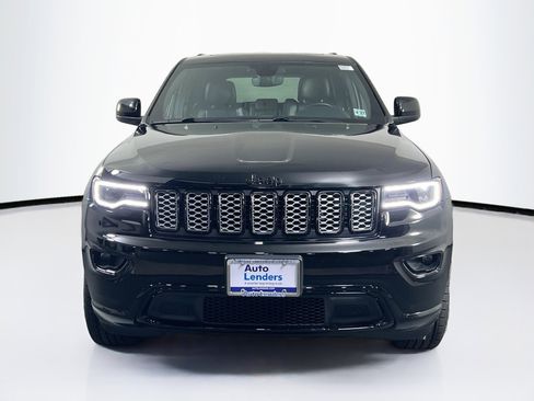 Used 2022 Jeep Grand Cherokee Laredo X image 2