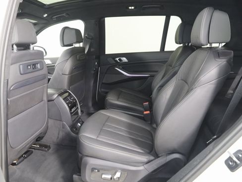Used 2022 BMW X7 M50i image 60