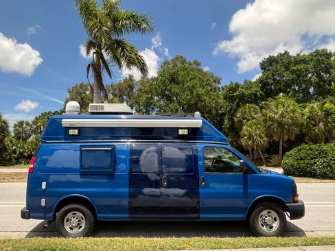 Used 2013 Chevrolet Express 3500 Extended w/ Power Package RWD image 5