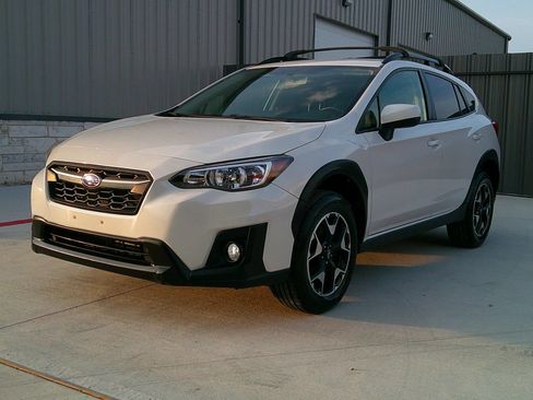 Used 2019 Subaru Crosstrek 2.0i Premium image 3