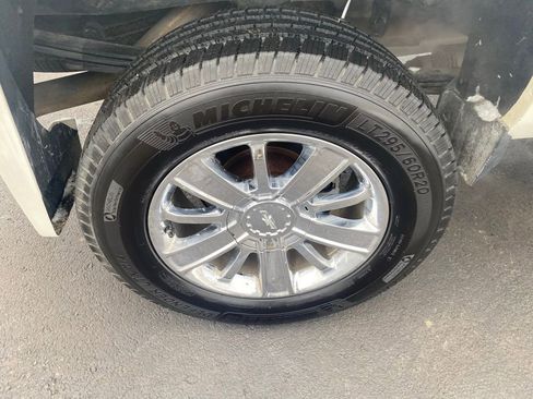 Used 2015 Chevrolet Silverado 1500 High Country image 30