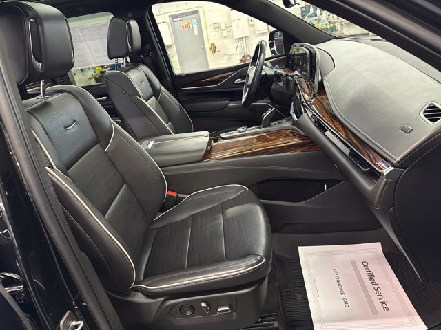 Used 2022 Cadillac Escalade Premium Luxury AWD/4WD image 29