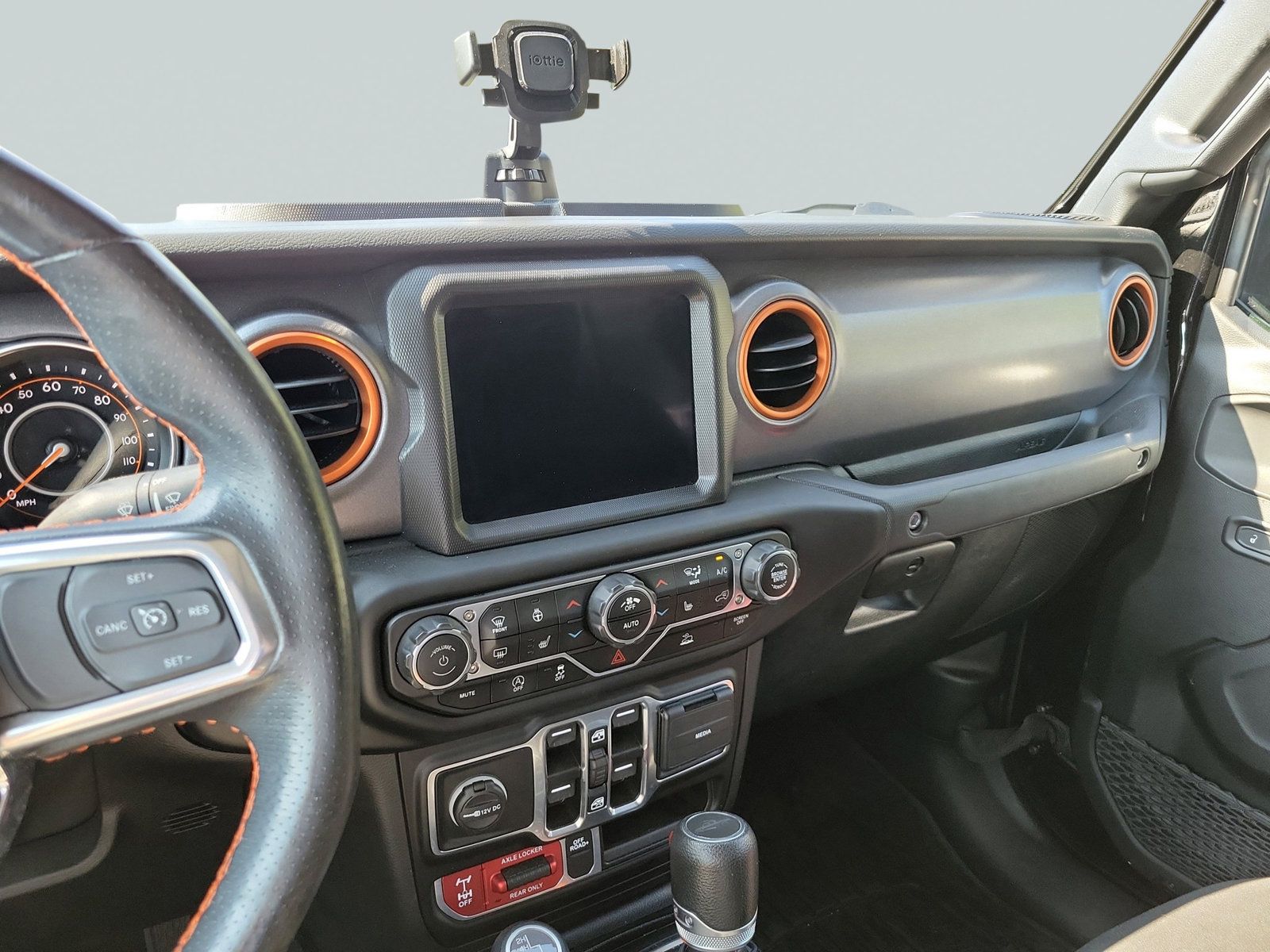 Used 2023 Jeep Gladiator Mojave w/ Cold Weather Group AWD/4WD image 18