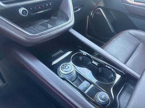 Used 2025 Ford Explorer Platinum w/ LUX Leather Package image 19