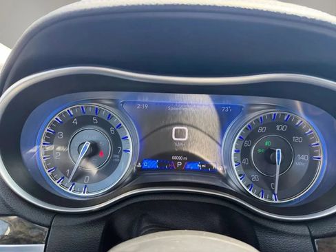 Used 2019 Chrysler 300 Limited RWD image 13
